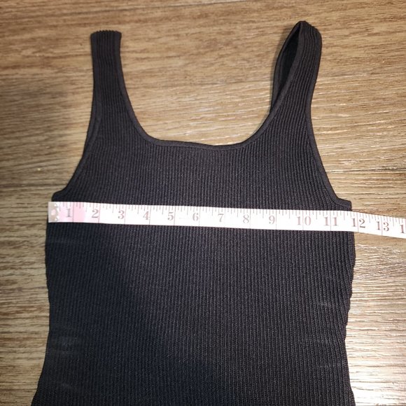 Quince Cropped Square Neck Ribbed Knit Tank NWT Black Small - Picture 5 of 8
